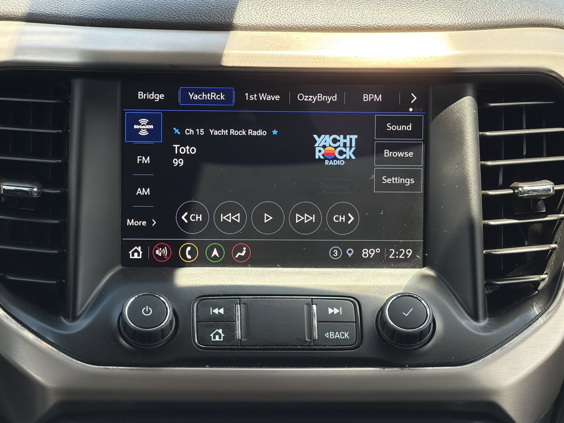 Used 2023 GMC Acadia Denali w/ Denali Technology Package AWD/4WD image 20
