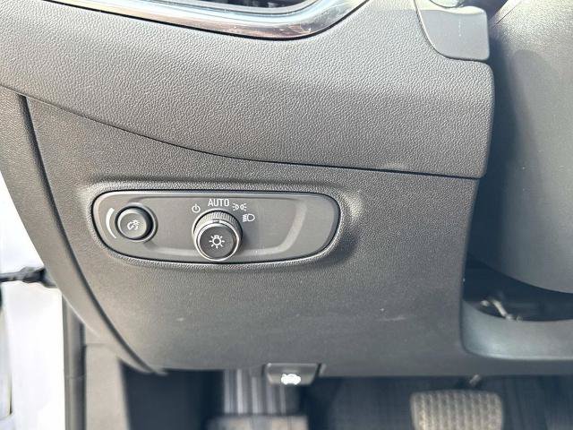 Used 2023 Chevrolet Equinox LS w/ LS Convenience Package FWD image 27