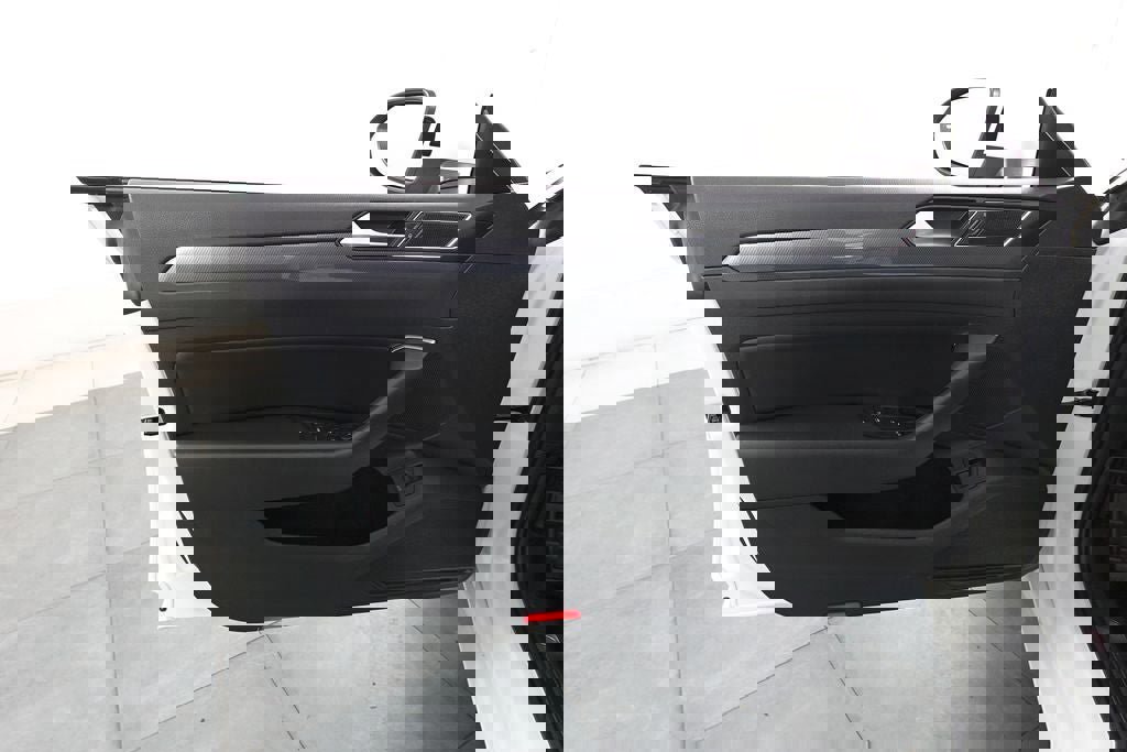 Used 2019 Volkswagen Arteon SE image 8