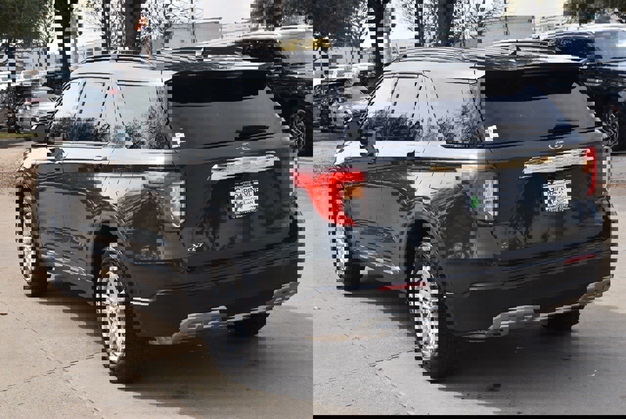 Certified 2023 Ford Explorer XLT w/ Equipment Group 202A image 5