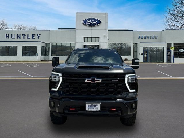 Used 2024 Chevrolet Silverado 2500 ZR2 w/ Technology Package AWD/4WD image 2