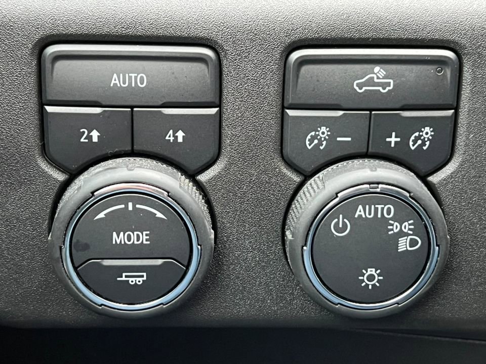 Used 2024 Chevrolet Silverado 1500 LT AWD/4WD image 18
