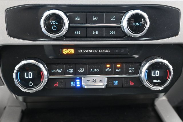 Certified 2022 Ford F250 Lariat w/ Lariat Value Package AWD/4WD image 22