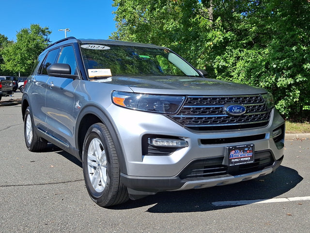 Certified 2024 Ford Explorer XLT w/ Equipment Group 202A AWD/4WD image 2