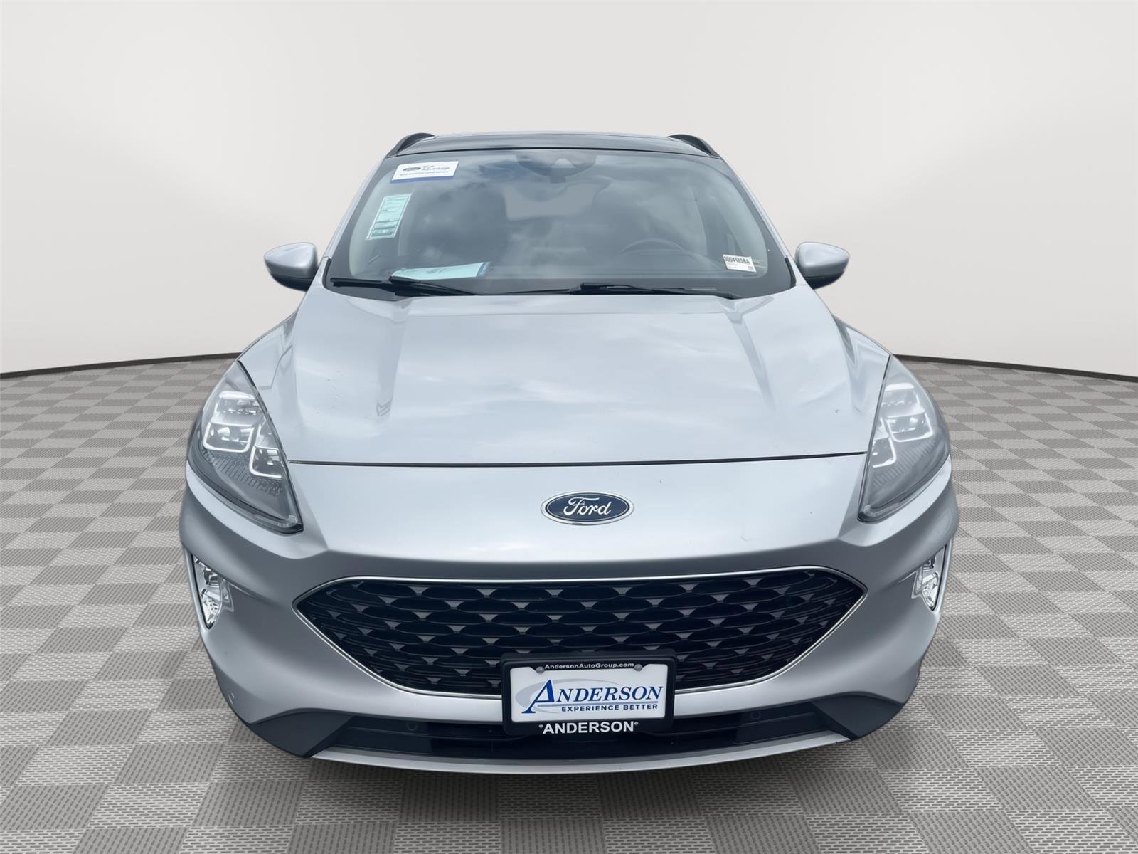 Certified 2020 Ford Escape Titanium w/ Titanium Premium Package 2.0 AWD/4WD image 2