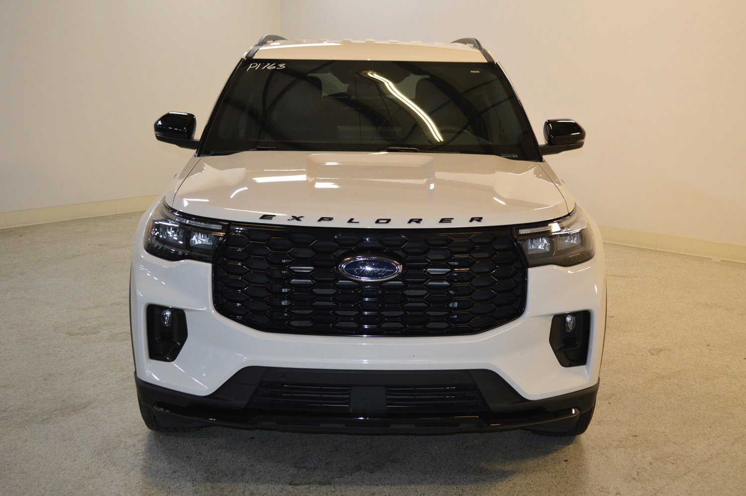 Certified 2025 Ford Explorer ST-Line image 8