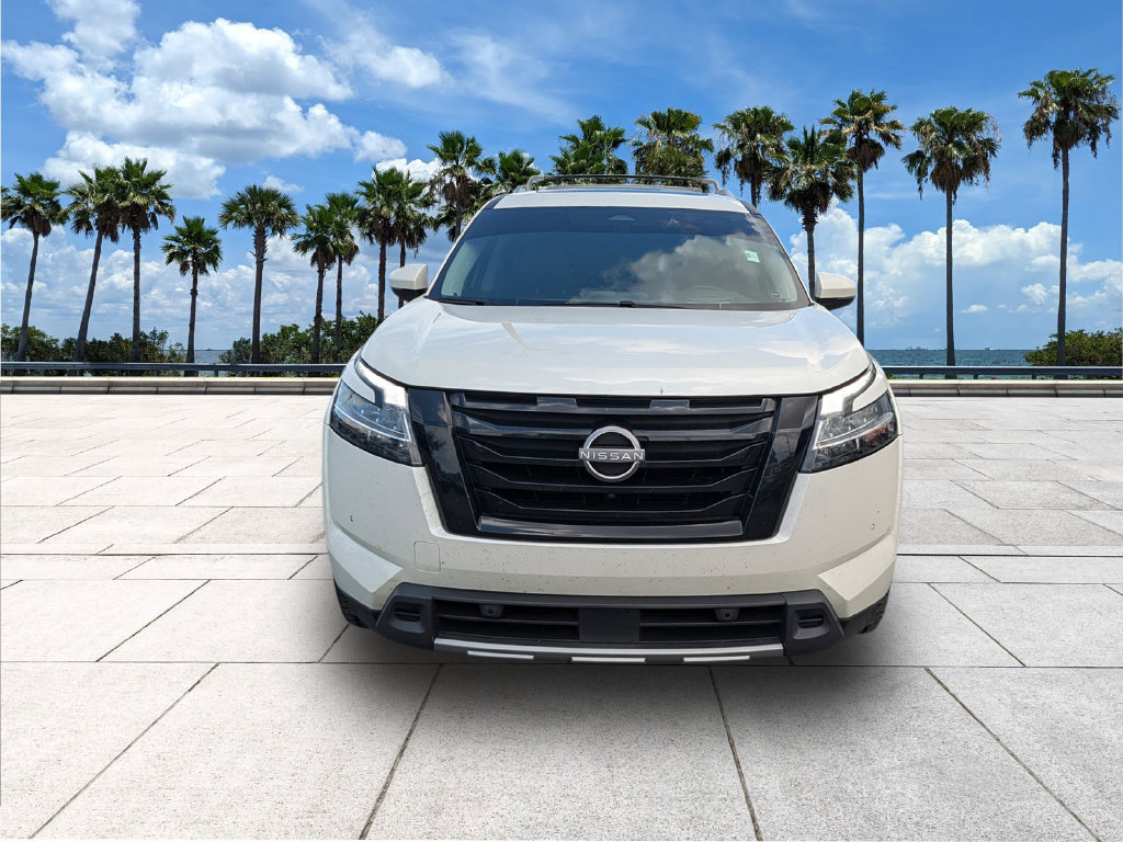 Used 2024 Nissan Pathfinder Platinum w/ Black Appearance Package FWD image 2