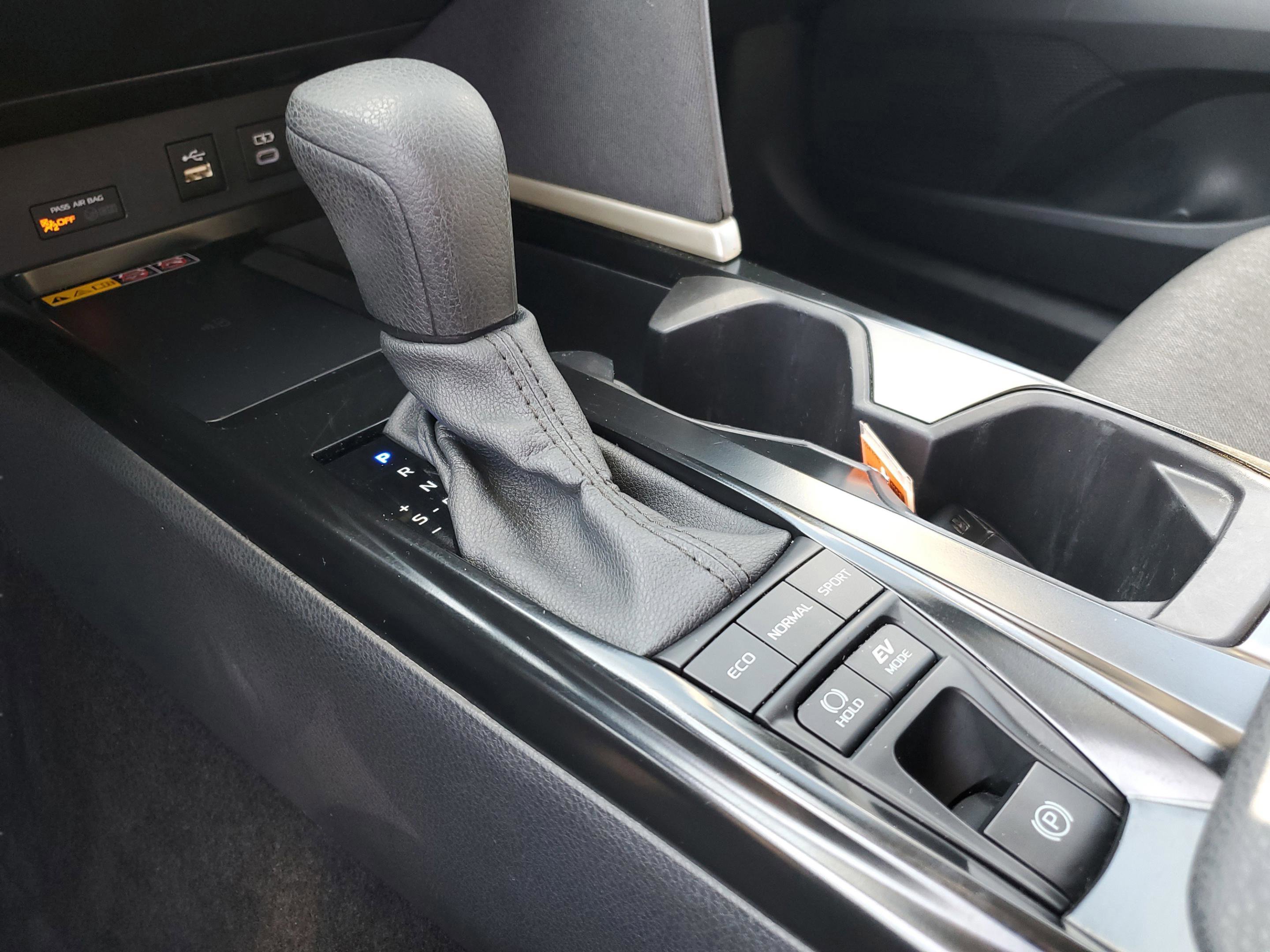 Used 2025 Toyota Camry LE image 32