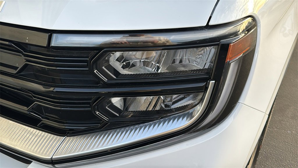 Certified 2025 Ford Expedition Max Platinum image 6