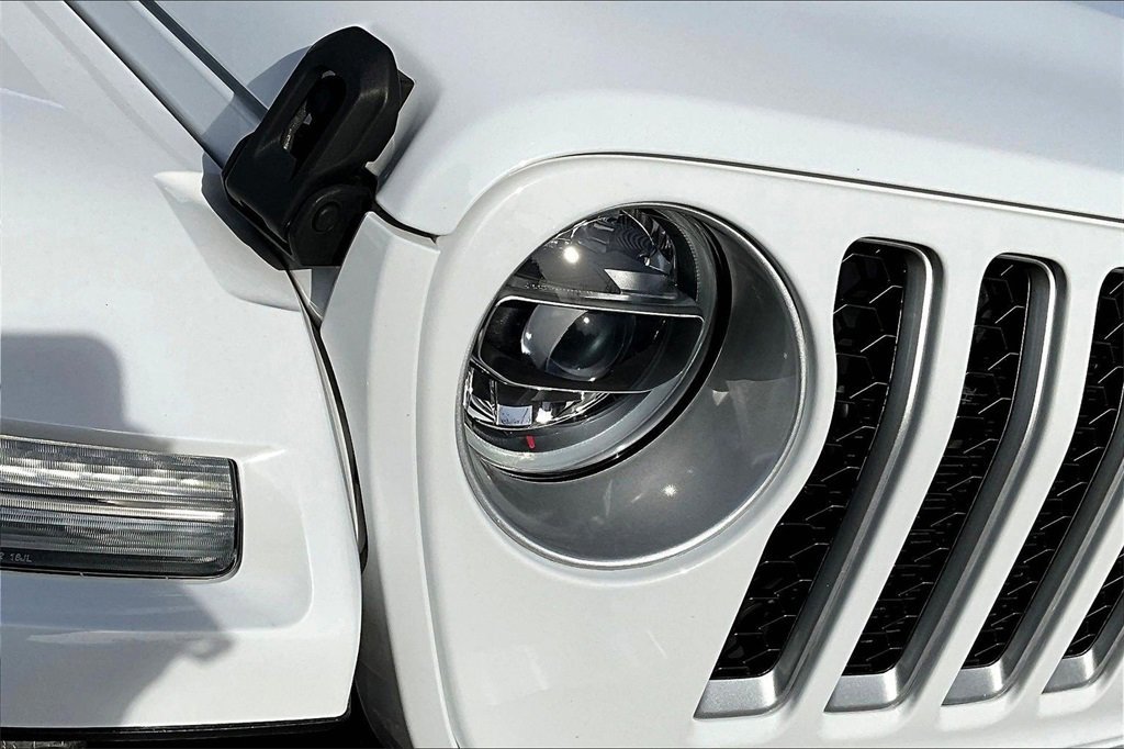 Used 2022 Jeep Wrangler Unlimited Sahara w/ Cold Weather Group image 29