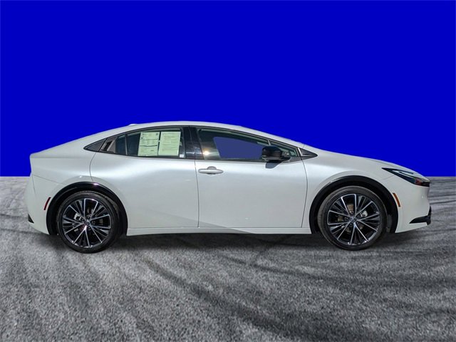 Used 2023 Toyota Prius XLE image 3