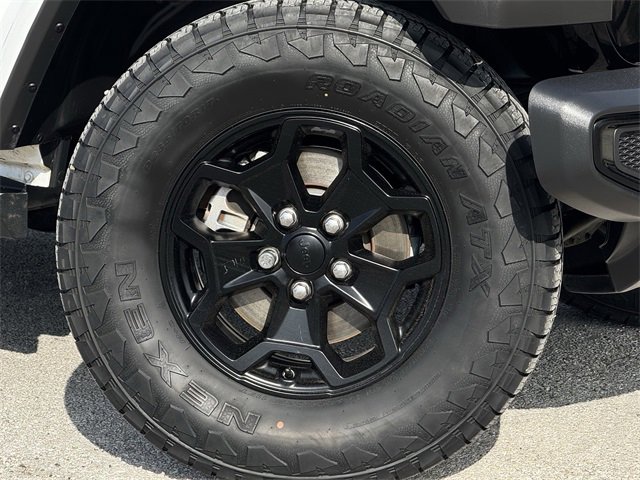 Used 2022 Jeep Gladiator Willys image 32