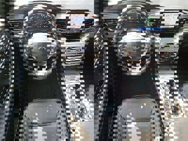 Certified 2022 Ford Explorer XLT w/ Equipment Group 202A image 26