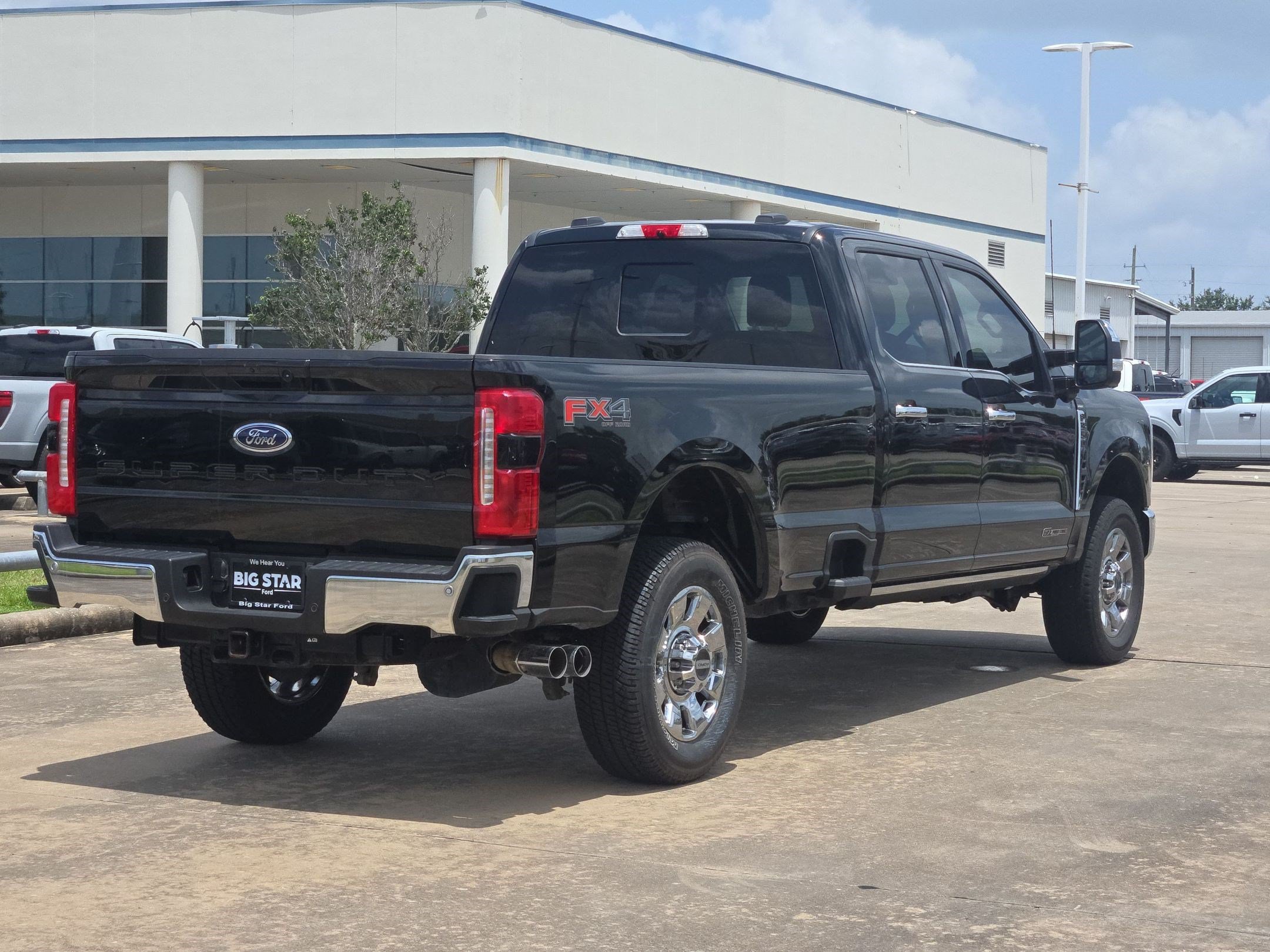 Certified 2025 Ford F350 Lariat w/ Lariat Ultimate Package AWD/4WD image 3