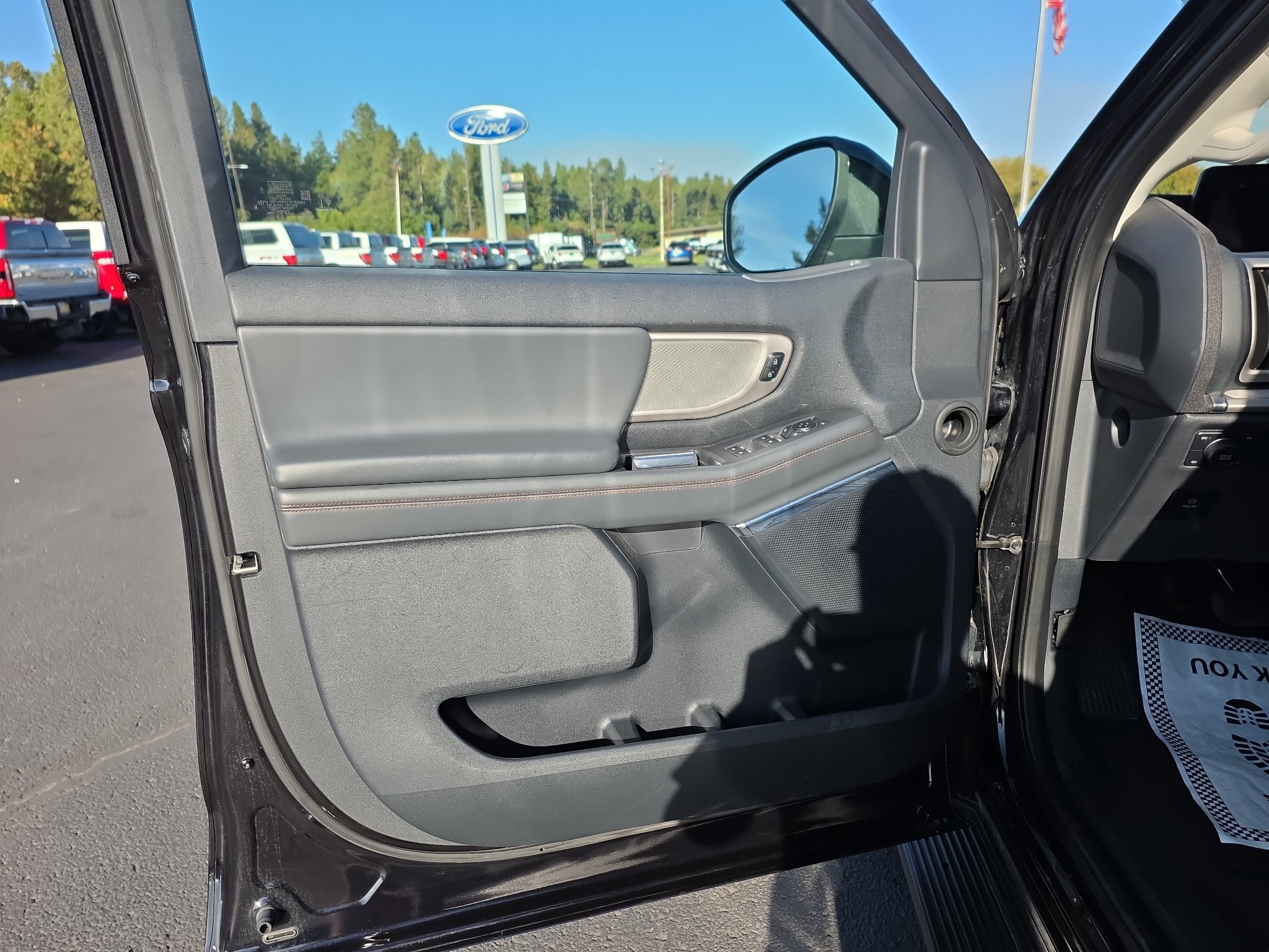 Certified 2025 Ford Expedition Active AWD/4WD image 24