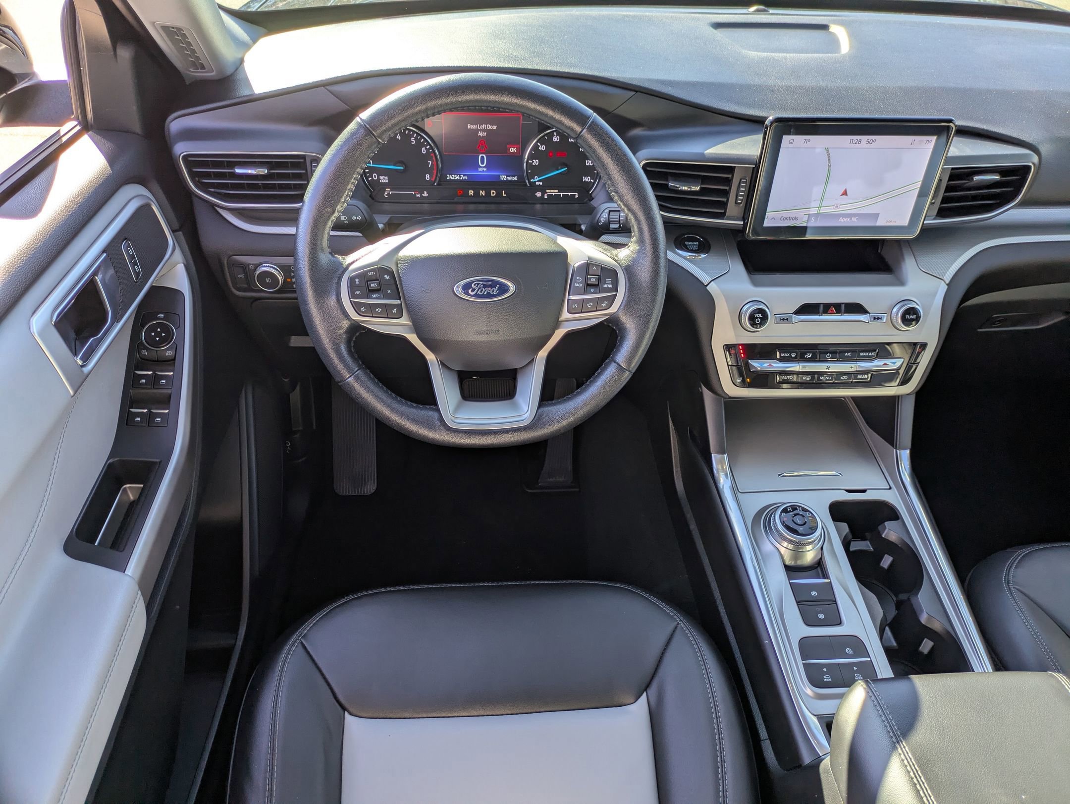 Certified 2022 Ford Explorer XLT w/ Equipment Group 202A image 34