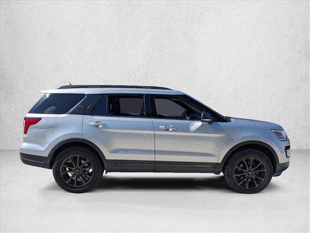 Certified 2018 Ford Explorer XLT w/ Equipment Group 202A FWD image 4