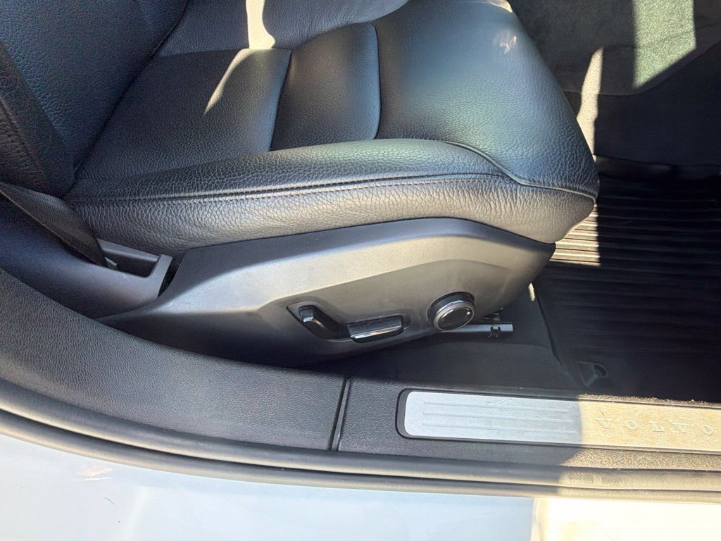 Used 2024 Volvo S60 B5 Plus AWD/4WD image 42