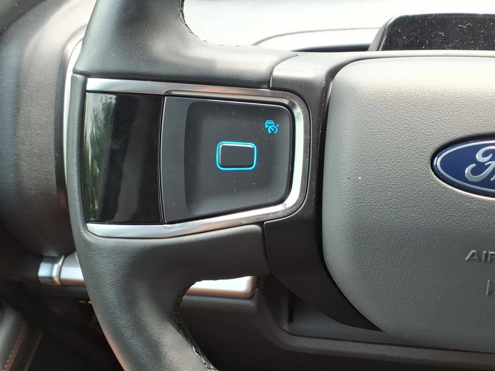 Certified 2025 Ford Expedition Active AWD/4WD image 19