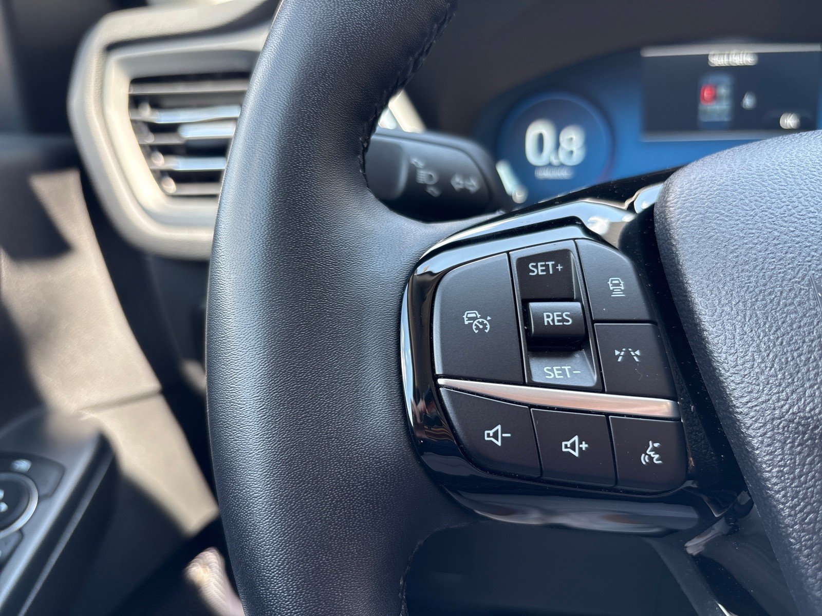 Certified 2023 Ford Escape Platinum w/ Premium Technology Package AWD/4WD image 15