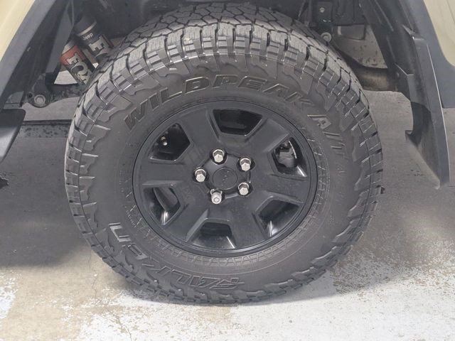 Used 2020 Jeep Gladiator Mojave AWD/4WD image 23