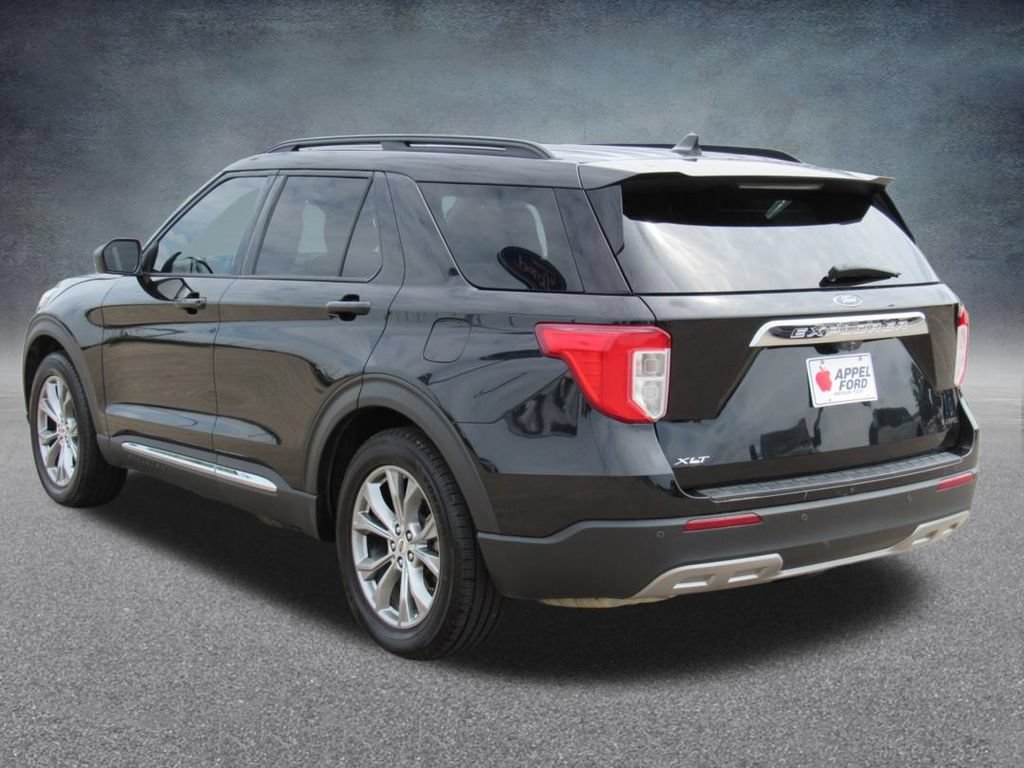 Certified 2022 Ford Explorer XLT w/ Equipment Group 202A RWD image 5