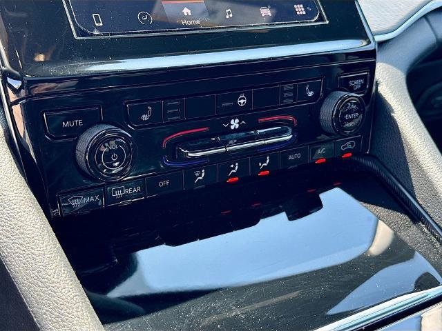 Used 2023 Jeep Grand Cherokee Altitude AWD/4WD image 13