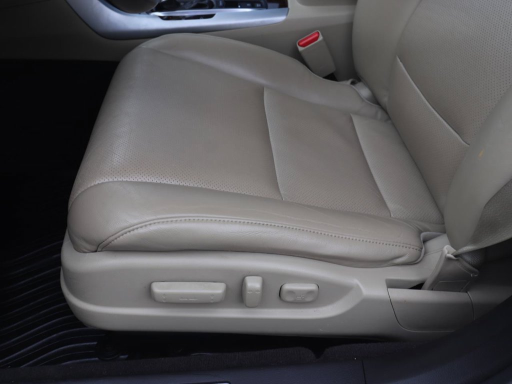 Used 2020 Acura TLX w/ Technology Package FWD image 17