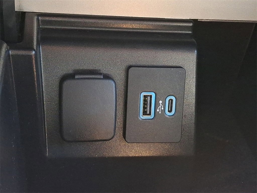 Certified 2023 Ford Explorer Limited image 27