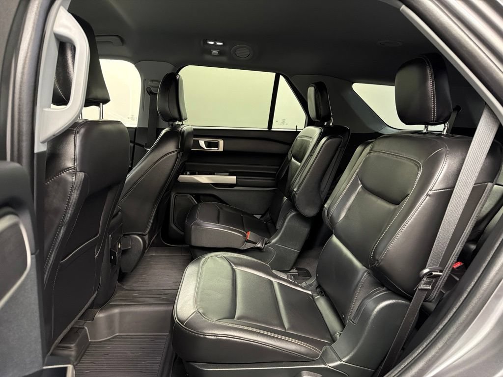 Certified 2023 Ford Explorer XLT w/ Equipment Group 202A AWD/4WD image 33