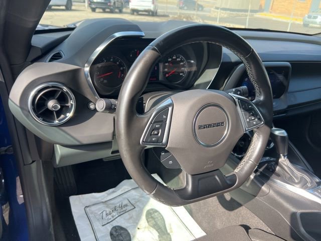 Used 2020 Chevrolet Camaro LT w/ Technology Package image 8
