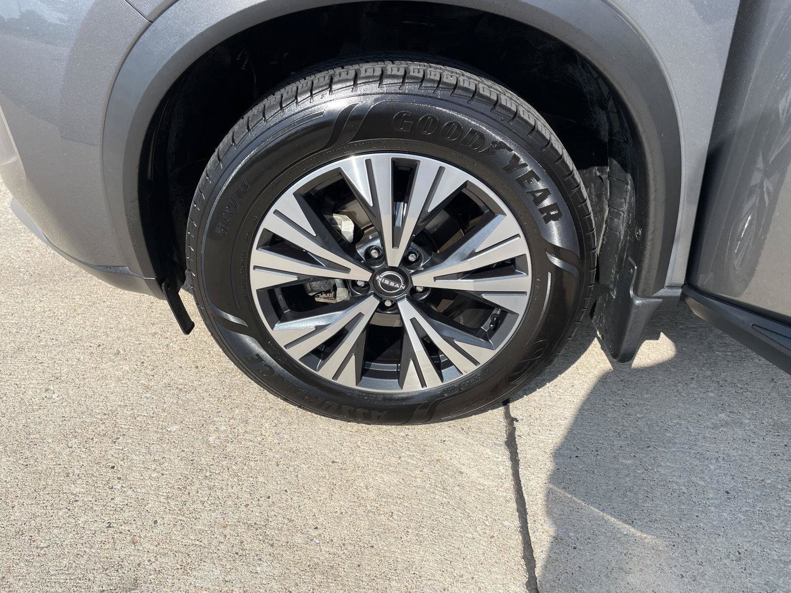 Used 2023 Nissan Rogue SV w/ SV Premium Package AWD/4WD image 10