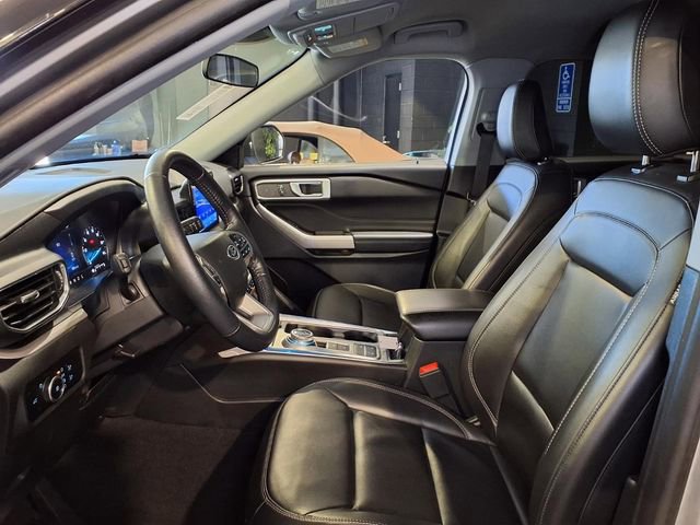 Certified 2023 Ford Explorer XLT w/ Equipment Group 202A RWD image 19