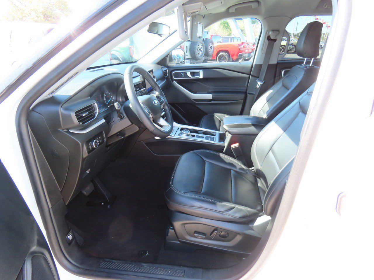 Certified 2023 Ford Explorer XLT w/ Equipment Group 202A image 24