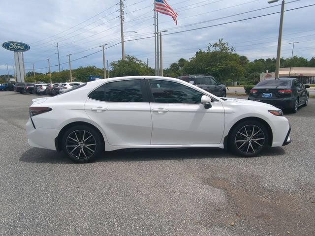 Used 2022 Toyota Camry SE FWD image 4