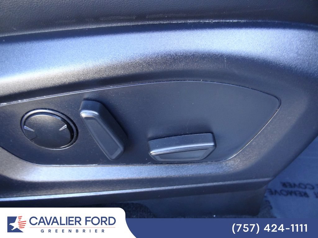 Certified 2025 Ford Explorer ST-Line AWD/4WD image 17
