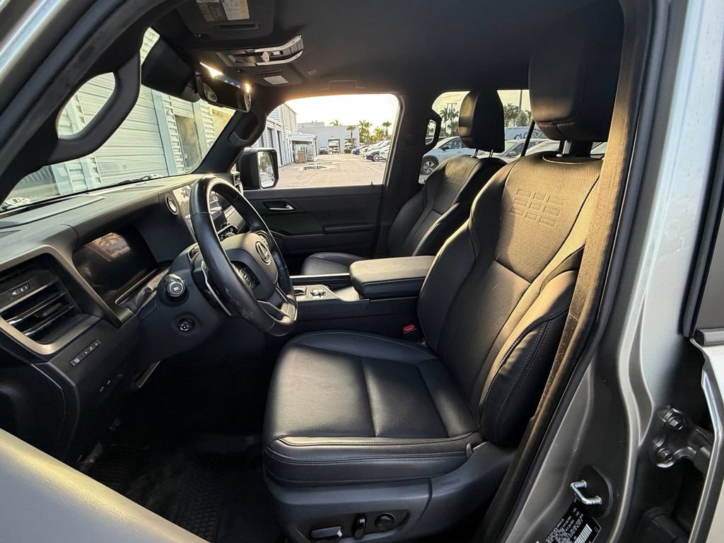 Used 2024 Lexus GX 550 AWD/4WD image 10