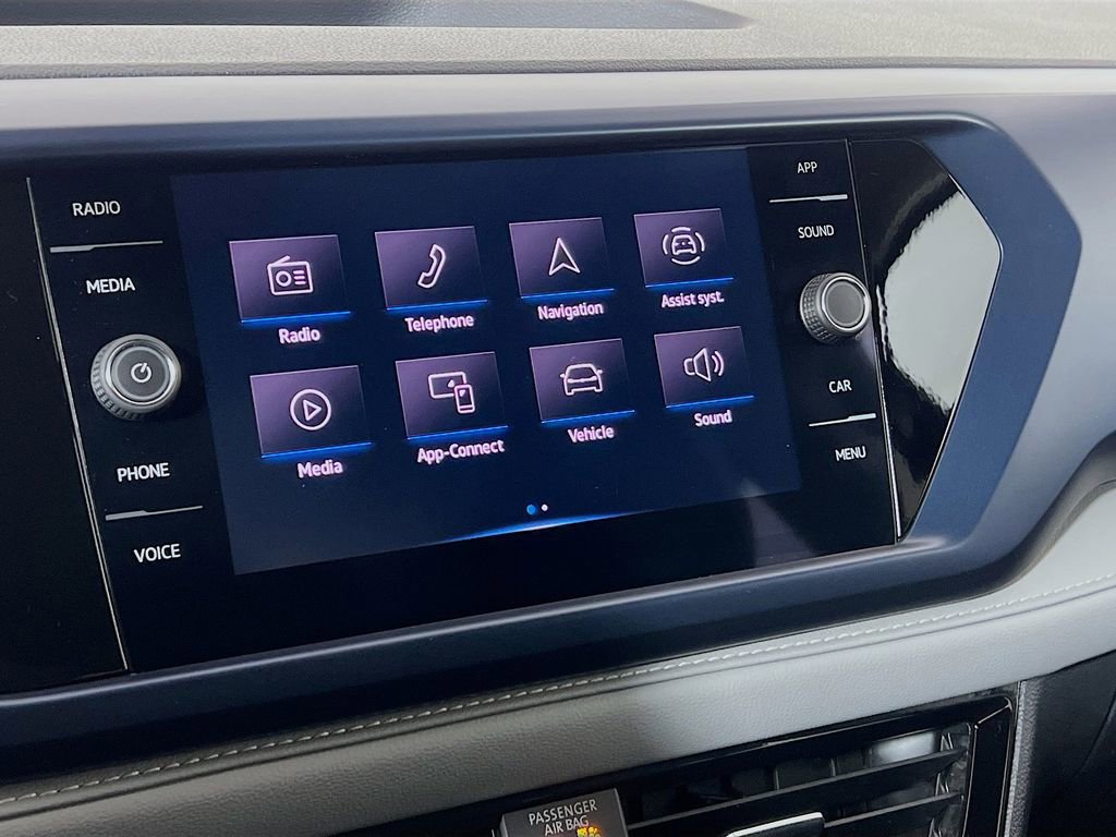 Used 2024 Volkswagen Taos SE w/ Panoramic Sunroof Package AWD/4WD image 19