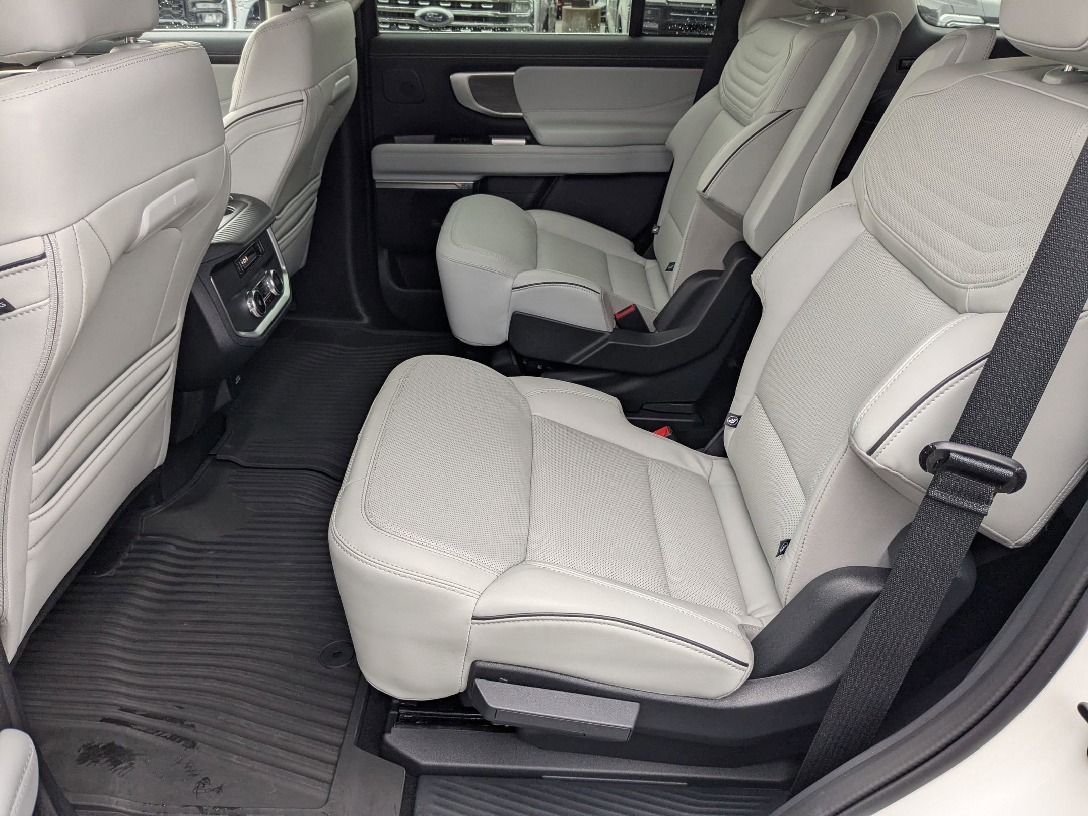 Certified 2025 Ford Expedition Platinum w/ Platinum Ultimate Package image 31