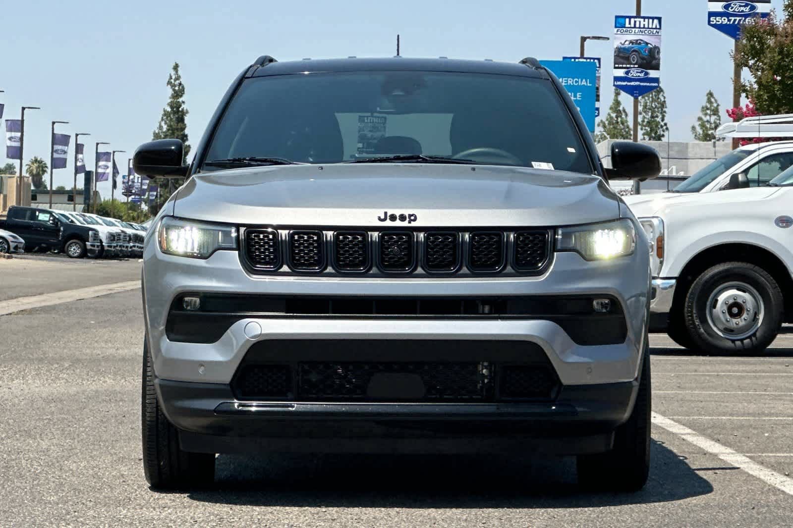 Used 2023 Jeep Compass Latitude w/ Convenience Group AWD/4WD image 10