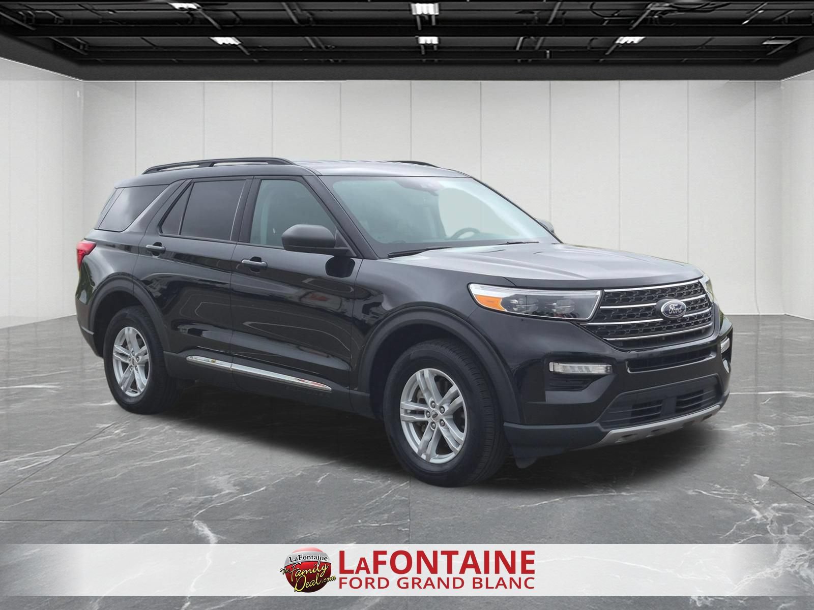 Certified 2024 Ford Explorer XLT w/ Equipment Group 202A AWD/4WD image 7
