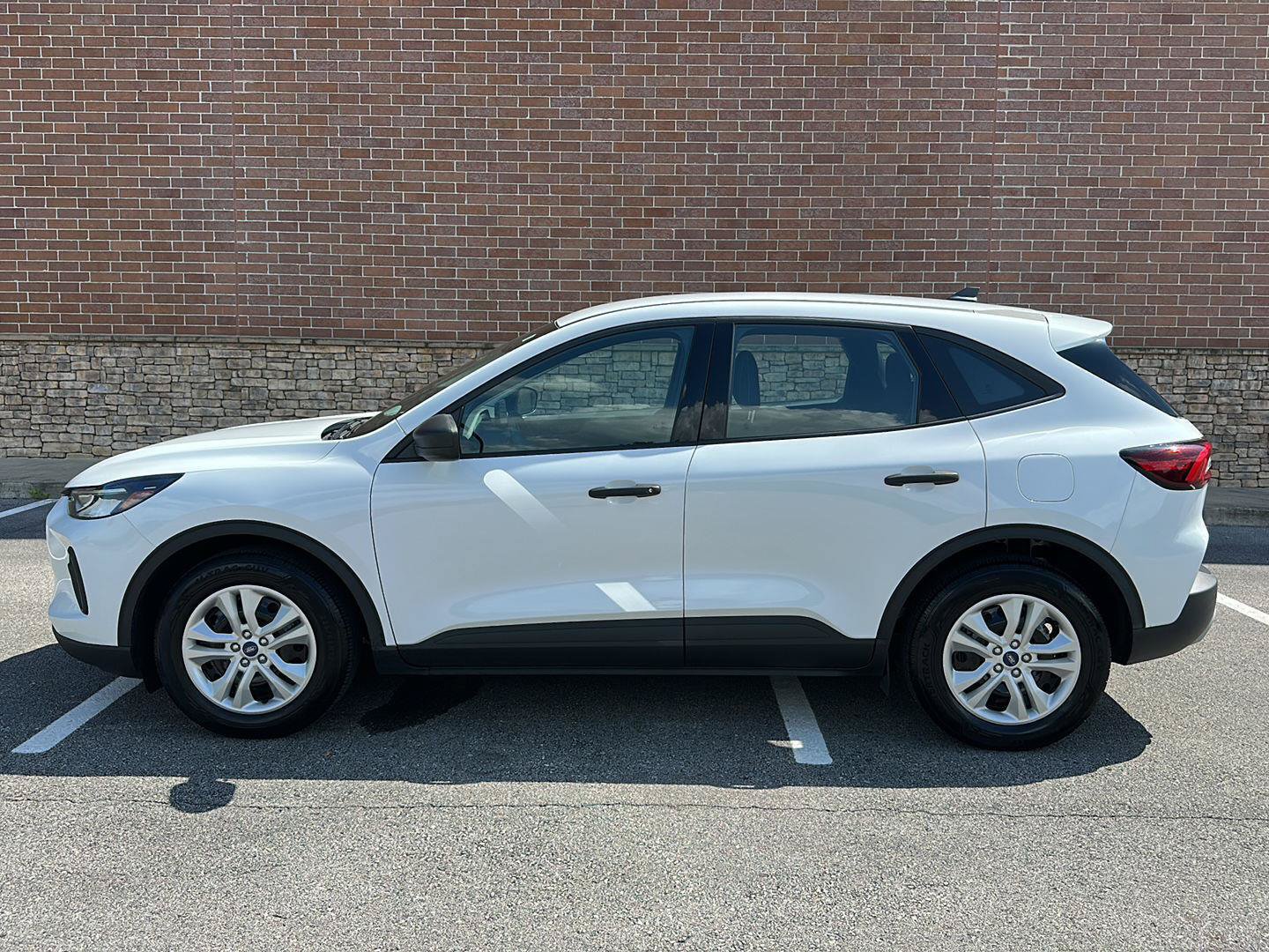 Certified 2023 Ford Escape FWD image 2