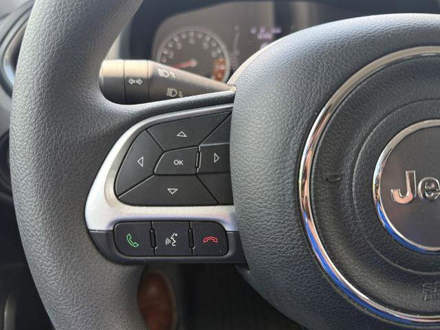 Used 2023 Jeep Renegade Latitude AWD/4WD image 36