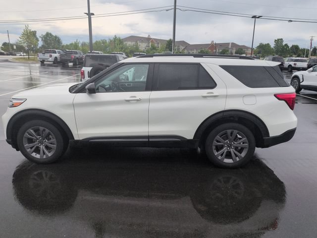 Certified 2023 Ford Explorer XLT w/ Equipment Group 202A AWD/4WD image 4