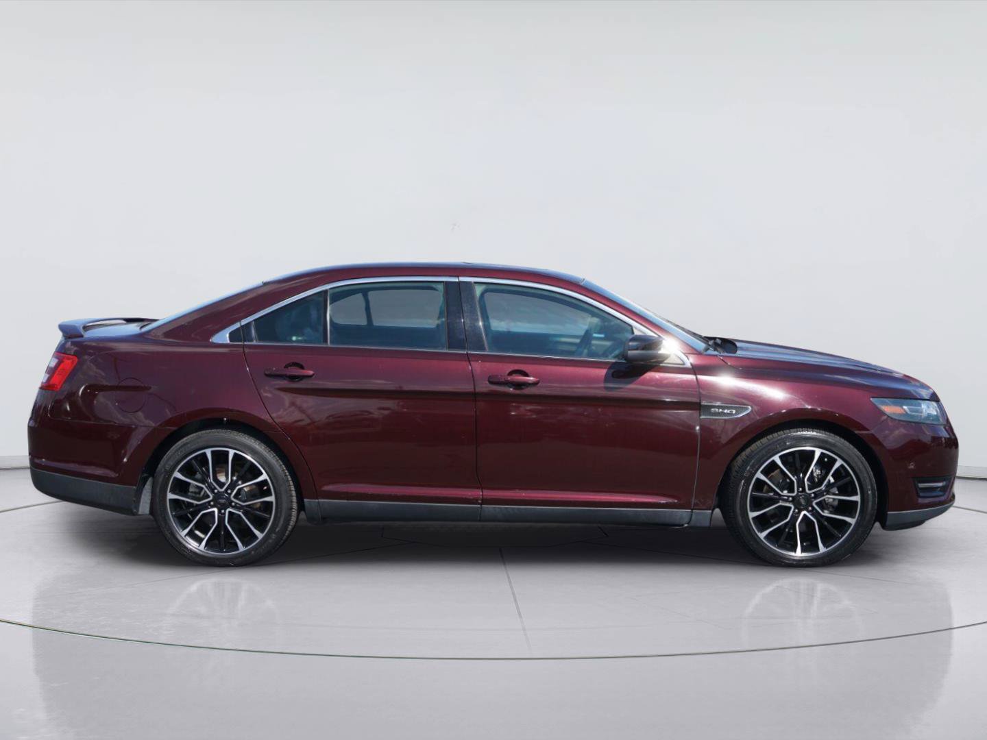 Certified 2018 Ford Taurus SHO w/ Driver Assist Package AWD/4WD image 5
