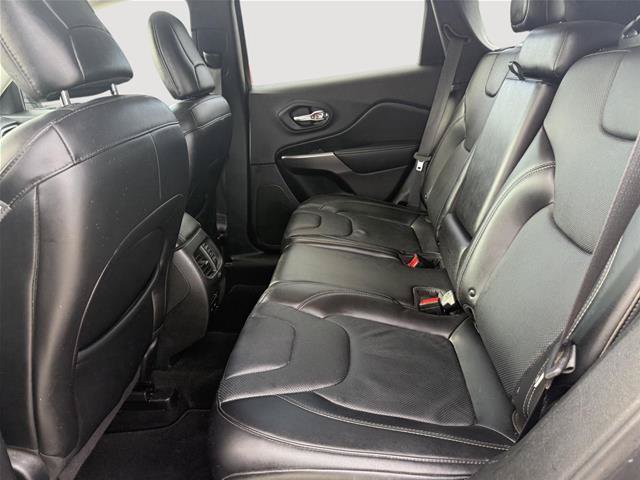 Used 2019 Jeep Cherokee Limited AWD/4WD image 19