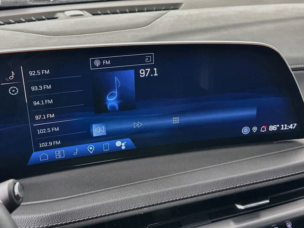 Used 2025 Cadillac XT4 Premium Luxury FWD image 17