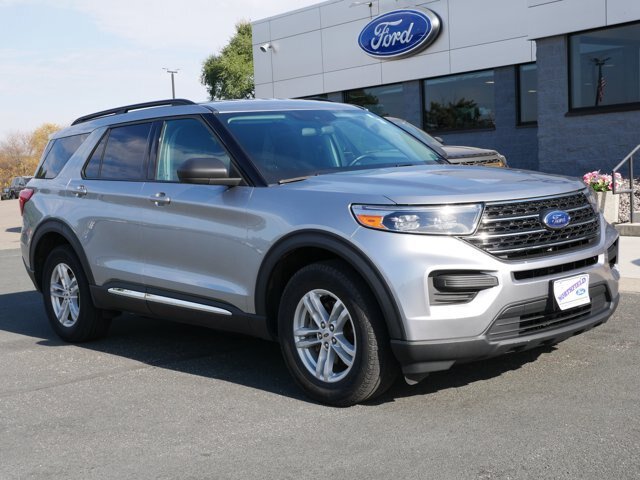 Certified 2022 Ford Explorer XLT w/ Class IV Trailer Tow Package AWD/4WD image 2