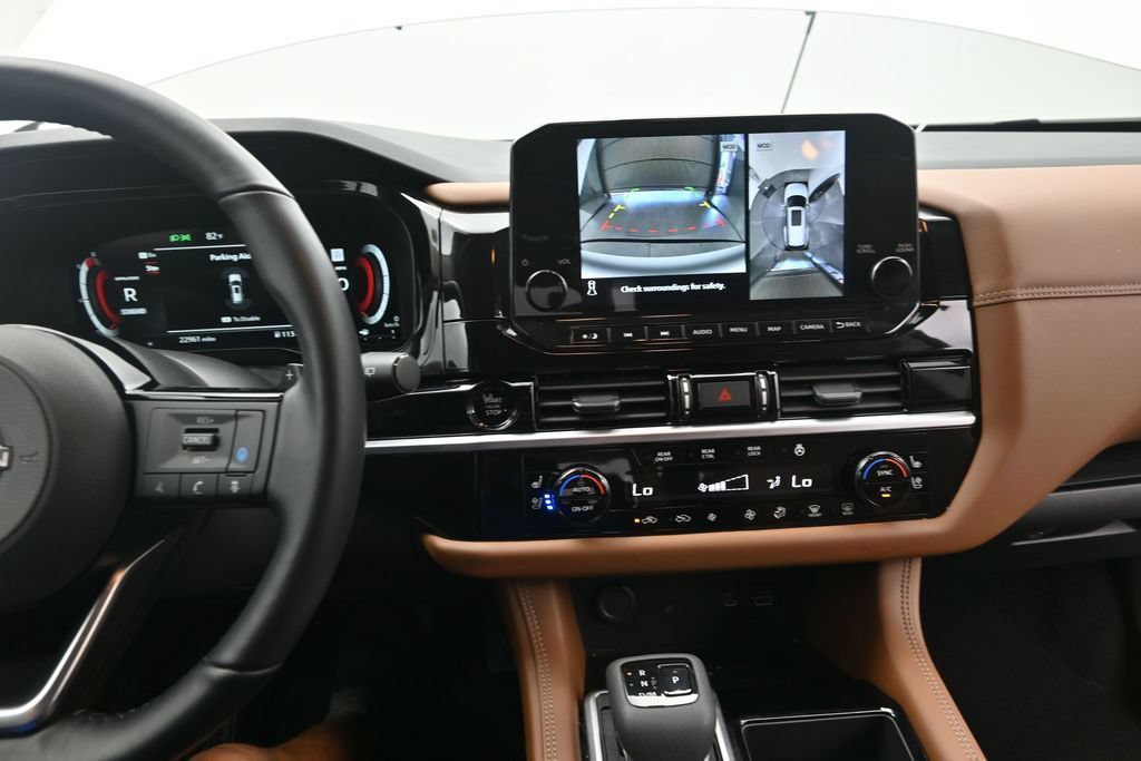 Used 2025 Nissan Pathfinder Platinum FWD image 28