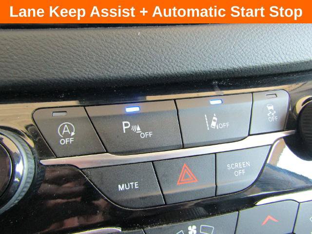 Used 2023 Chrysler Pacifica Touring-L FWD image 16